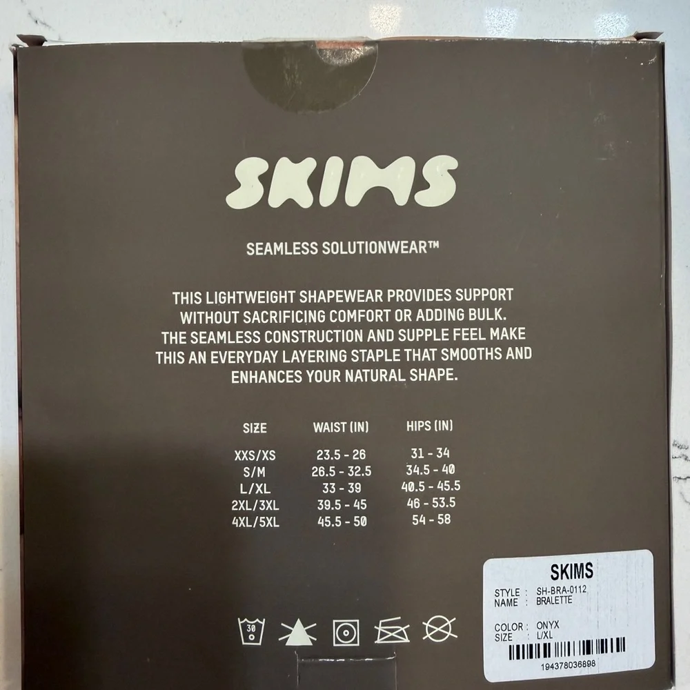 SKIMS Seamless Solutionwear Bralette in black - Picture 2 of 2